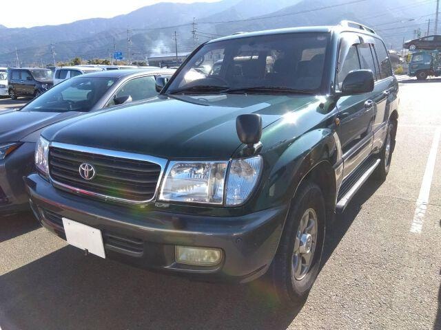 Toyota LAND CRUISER 100 2000 — фото автомобиля