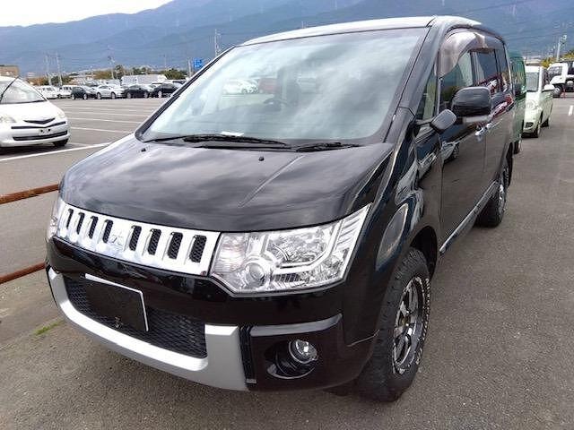 Mitsubishi DELICA D:5 2018 — фото автомобиля