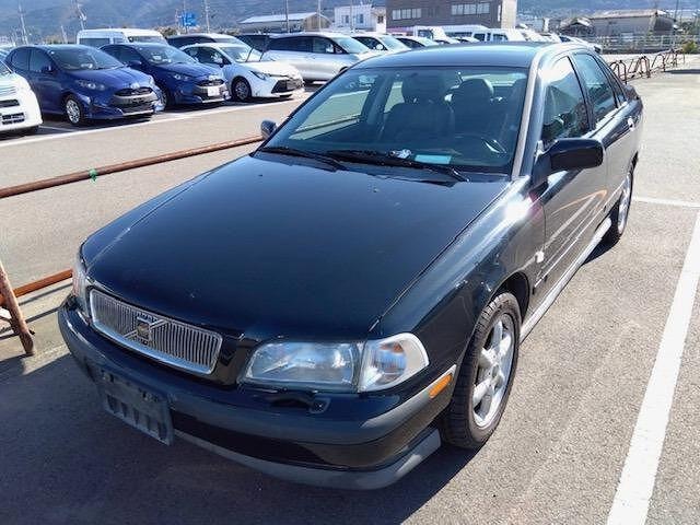 Volvo S40 1998 — фото автомобиля 1
