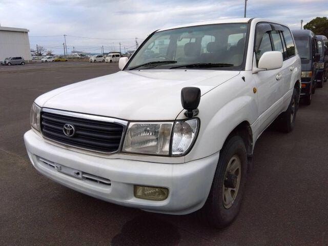 Toyota LAND CRUISER 100 2000 — фото автомобиля 1