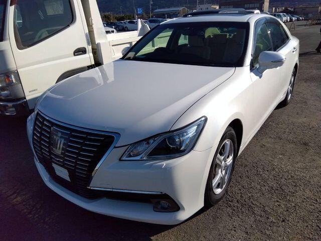 Toyota CROWN 2014 — фото автомобиля 1
