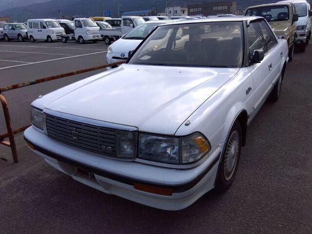 Toyota CROWN 1990 — фото автомобиля