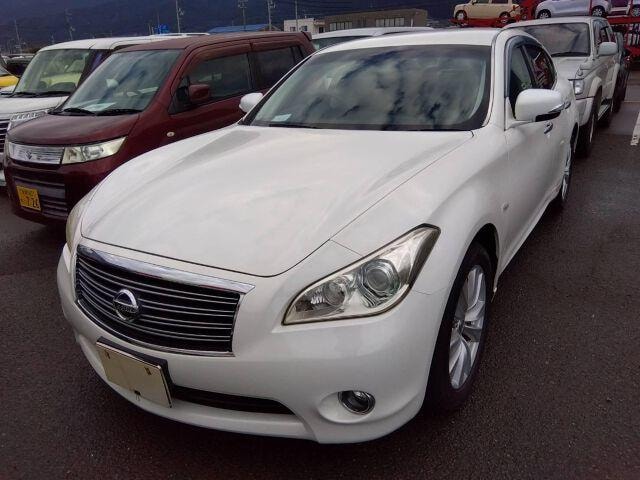 Nissan FUGA 2010 — фото автомобиля 1
