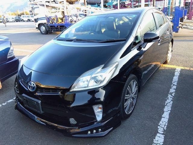 Toyota PRIUS 2013 — фото автомобиля 1