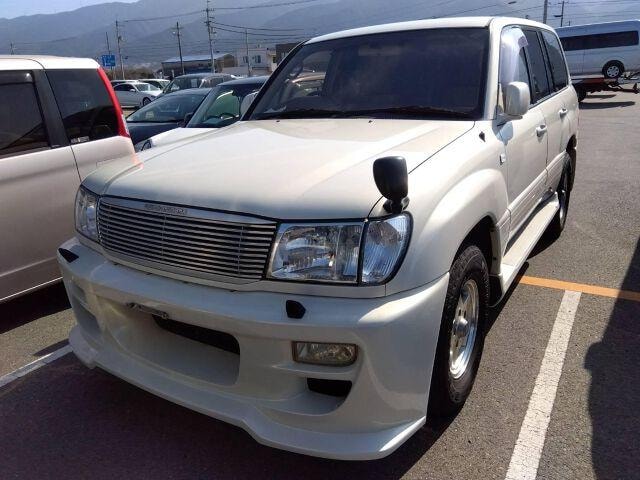 Toyota LAND CRUISER 100 1998 — фото автомобиля