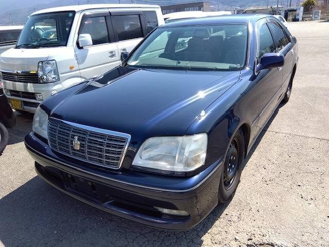 Toyota CROWN 2001 — фото автомобиля 1