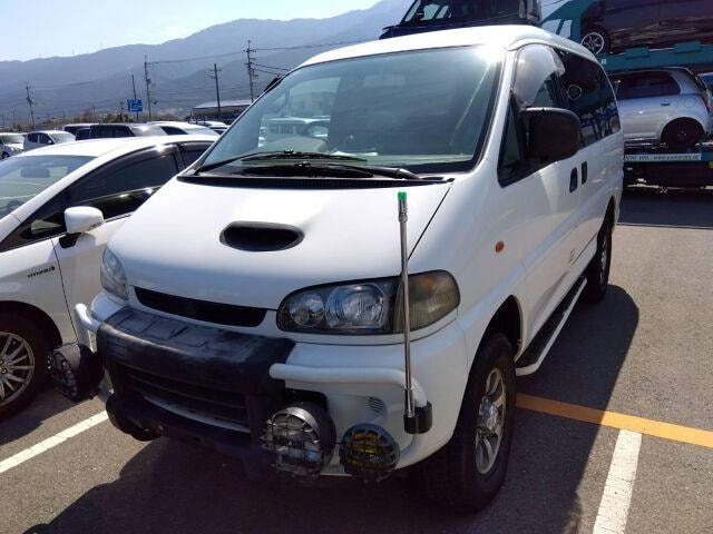 Mitsubishi DELICA SPACE GEAR 1996 — фото автомобиля