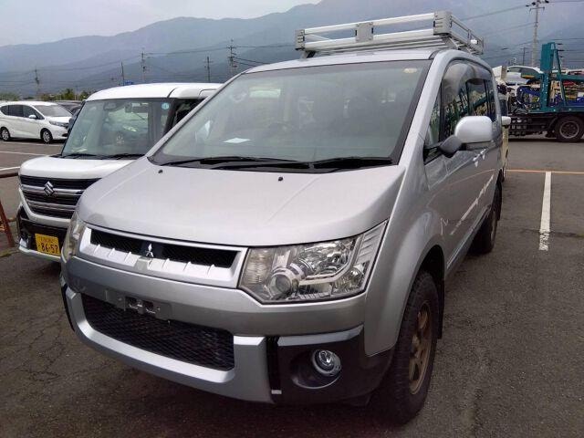 Mitsubishi DELICA D:5 2017 — фото автомобиля 1