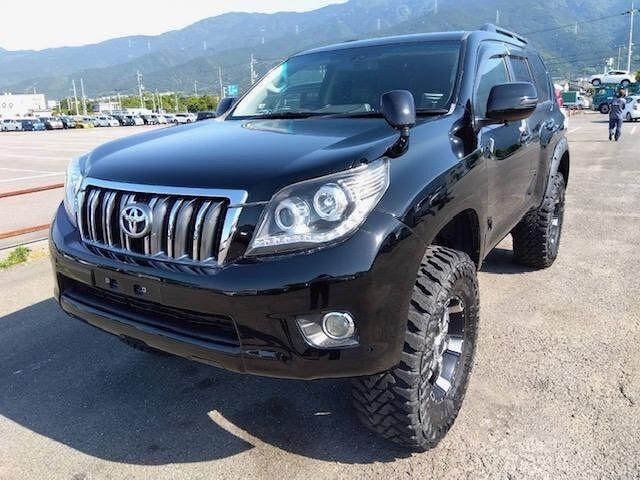 Toyota LAND CRUISER PRADO 2012 — фото автомобиля