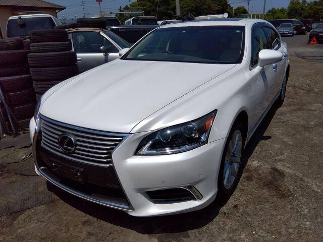 Lexus LS 2015 — фото автомобиля 1