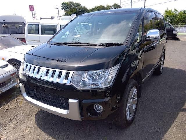 Mitsubishi DELICA D:5 2015 — фото автомобиля 1