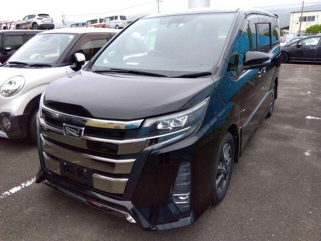Toyota NOAH 2017 — фото автомобиля 1