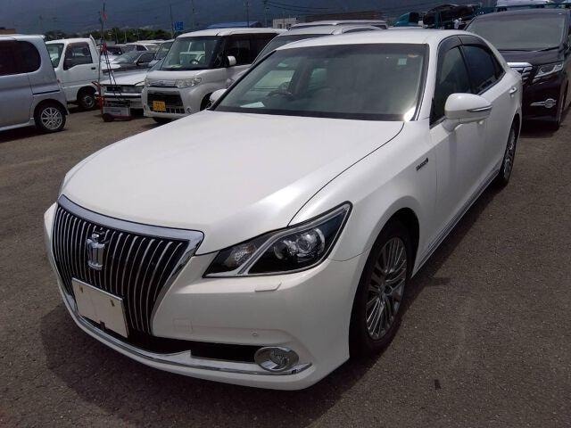 Toyota CROWN MAJESTA 2014 — фото автомобиля