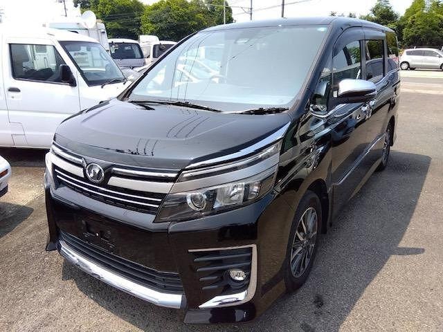 Toyota VOXY 2017 — фото автомобиля 1