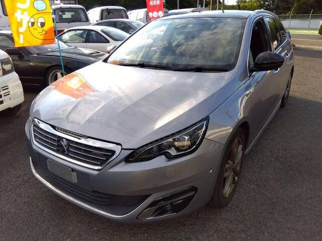 Peugeot 308 2015 — фото автомобиля 1