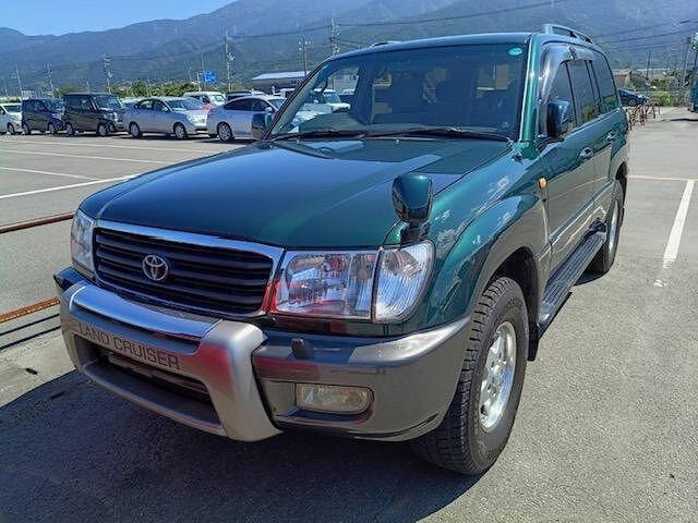 Toyota LAND CRUISER 100 1998 — фото автомобиля