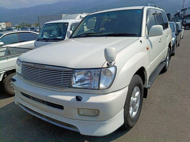 Toyota LAND CRUISER 100 2000 — фото автомобиля