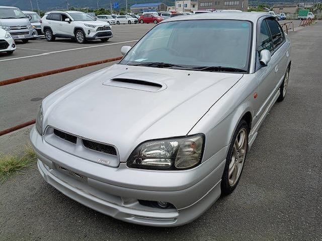 Subaru LEGACY B4 1999 — фото автомобиля 1
