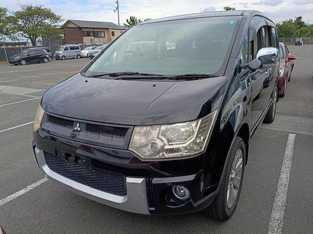 Mitsubishi DELICA D:5 2009 — фото автомобиля
