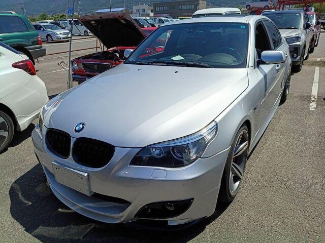 Bmw 5 SERIES 2005 — фото автомобиля 1
