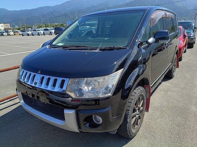 Mitsubishi DELICA D:5 2007 — фото автомобиля 1
