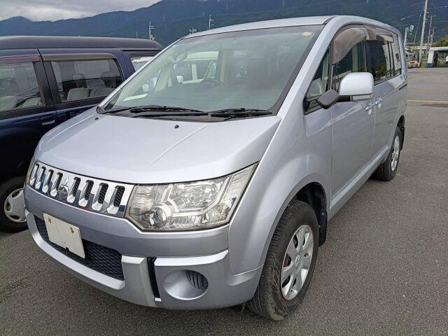 Mitsubishi DELICA D:5 2016 — фото автомобиля 1