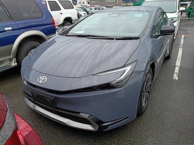 Toyota PRIUS 2024 — фото автомобиля 1