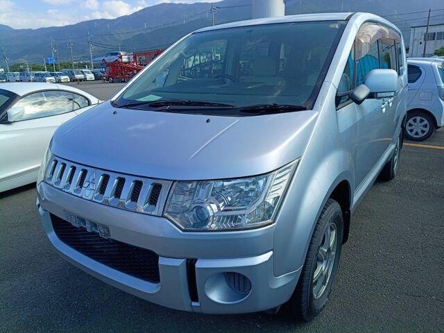 Mitsubishi DELICA D:5 2007 — фото автомобиля