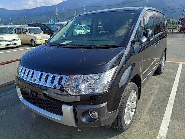 Mitsubishi DELICA D:5 2009 — фото автомобиля