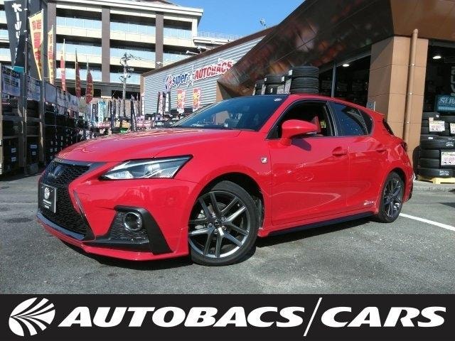 Lexus CT 2018 — фото автомобиля 1