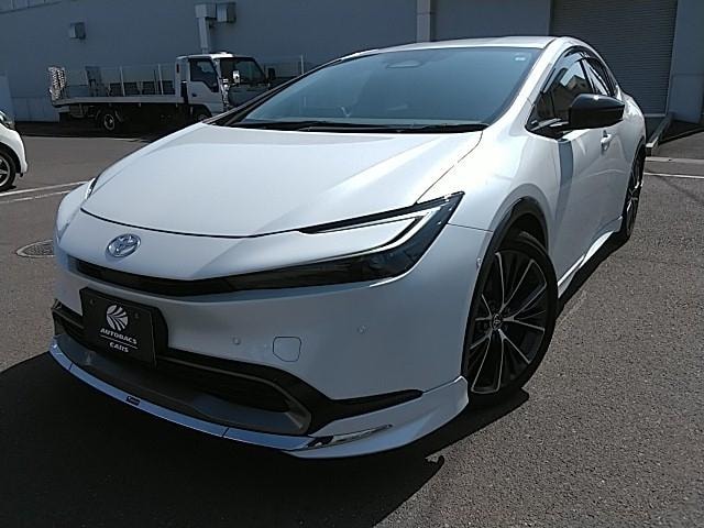 Toyota PRIUS 2023 — фото автомобиля 1