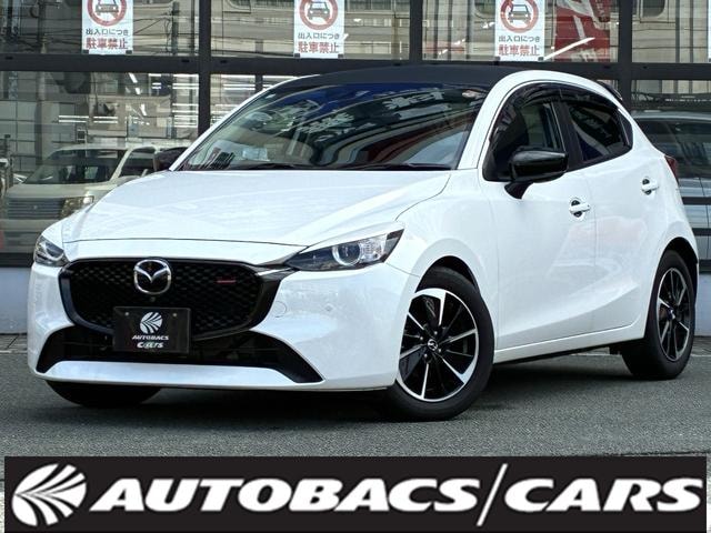 Mazda 2 2023 — фото автомобиля 1
