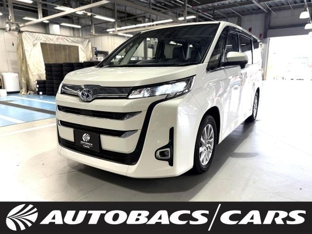 Toyota NOAH 2022 — фото автомобиля 1