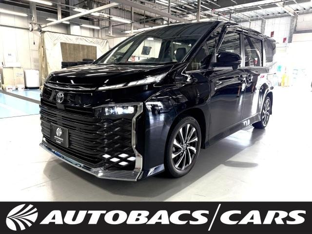 Toyota VOXY 2022 — фото автомобиля 1