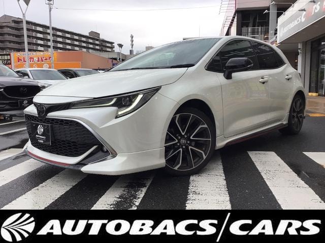 Toyota COROLLASPORT 2018 — фото автомобиля