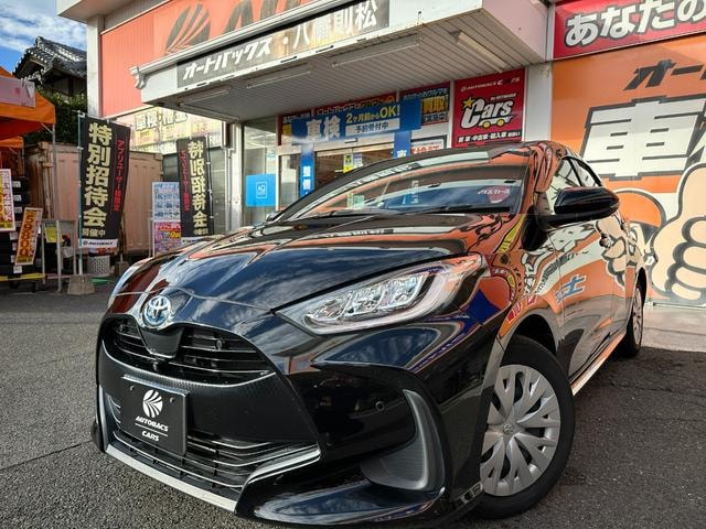 Toyota YARIS 2021 — фото автомобиля 1