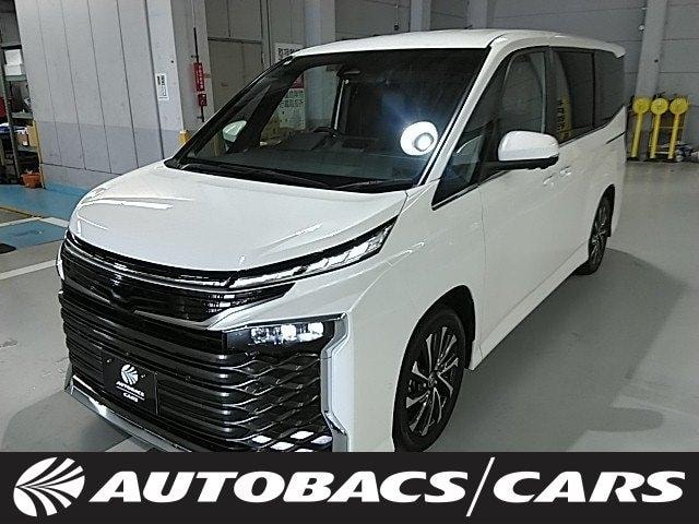 Toyota VOXY 2022 — фото автомобиля