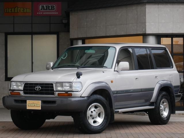 Toyota LAND CRUISER 80 1995 — фото автомобиля