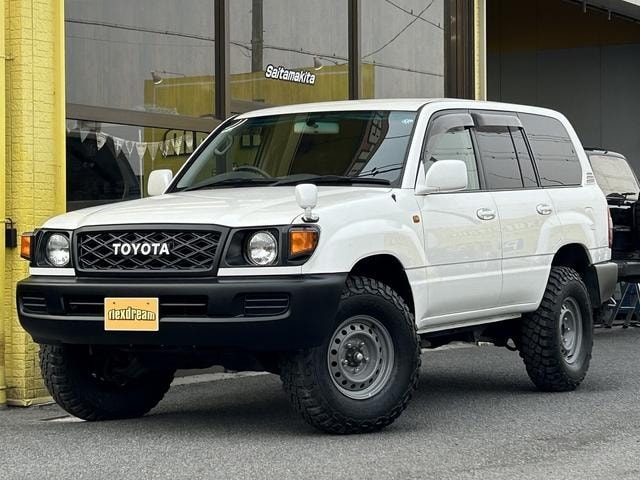 Toyota LAND CRUISER 100 2006 — фото автомобиля