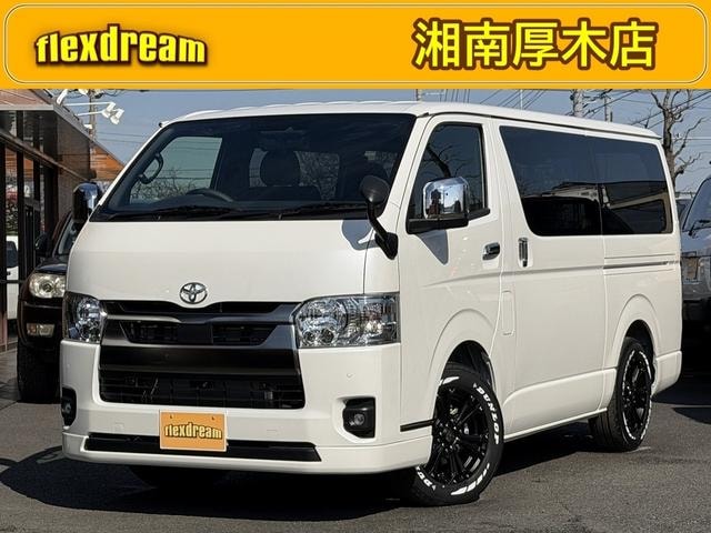 Toyota HIACE VAN 2026 — фото автомобиля 1