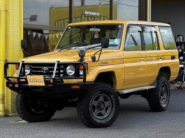 Toyota LAND CRUISER 70 2002 — фото автомобиля