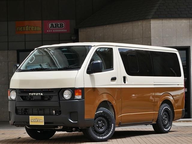 Toyota HIACE VAN 2026 — фото автомобиля