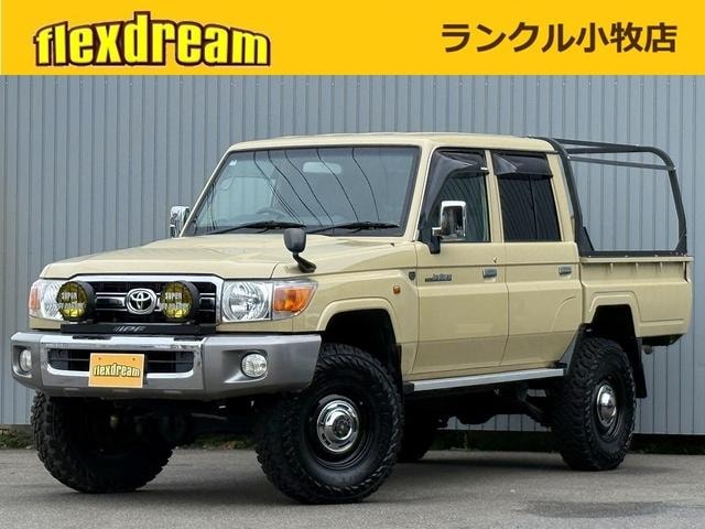 Toyota LAND CRUISER 70 2015 — фото автомобиля