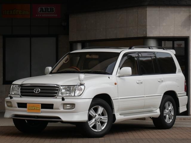 Toyota LAND CRUISER 100 2003 — фото автомобиля