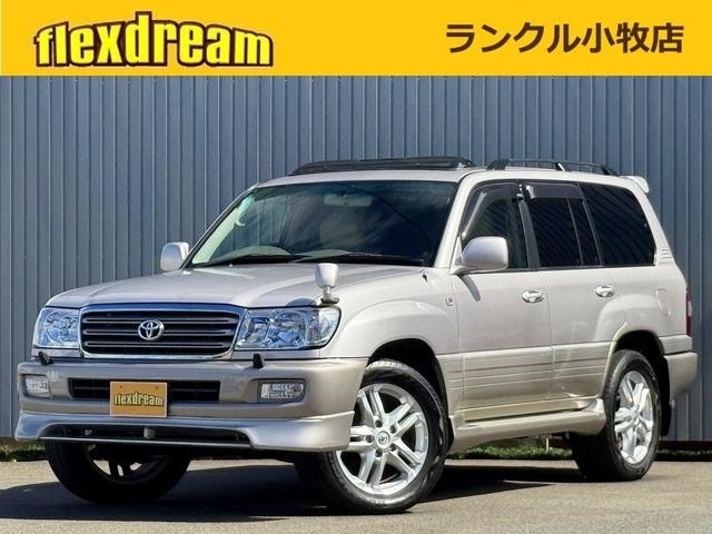 Toyota LAND CRUISER 100 2004 — фото автомобиля