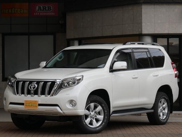 Toyota LAND CRUISER PRADO 2016 — фото автомобиля
