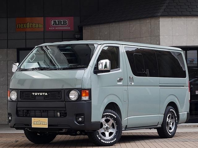 Toyota HIACE VAN 2026 — фото автомобиля