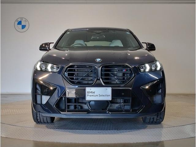 Bmw X6 M 2025 — фото автомобиля 1