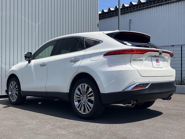Toyota HARRIER 2020 — фото автомобиля 1
