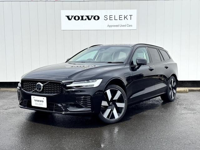 Volvo V60 2025 — фото автомобиля 1